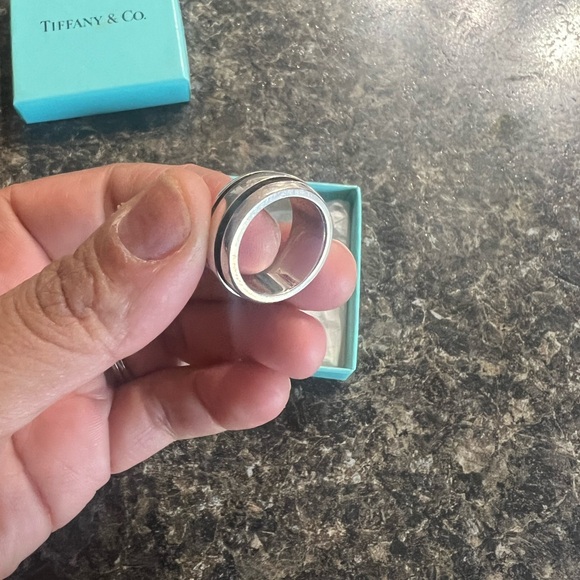 Tiffany & Co. ring - Picture 6 of 8